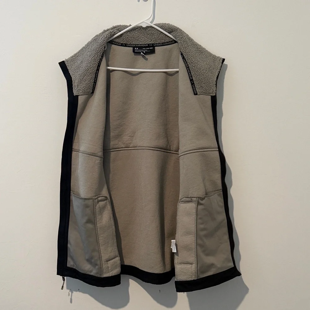 Under Armour cozy under